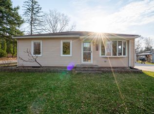 2804 Sunny Ln, Cedar Falls, IA 50613