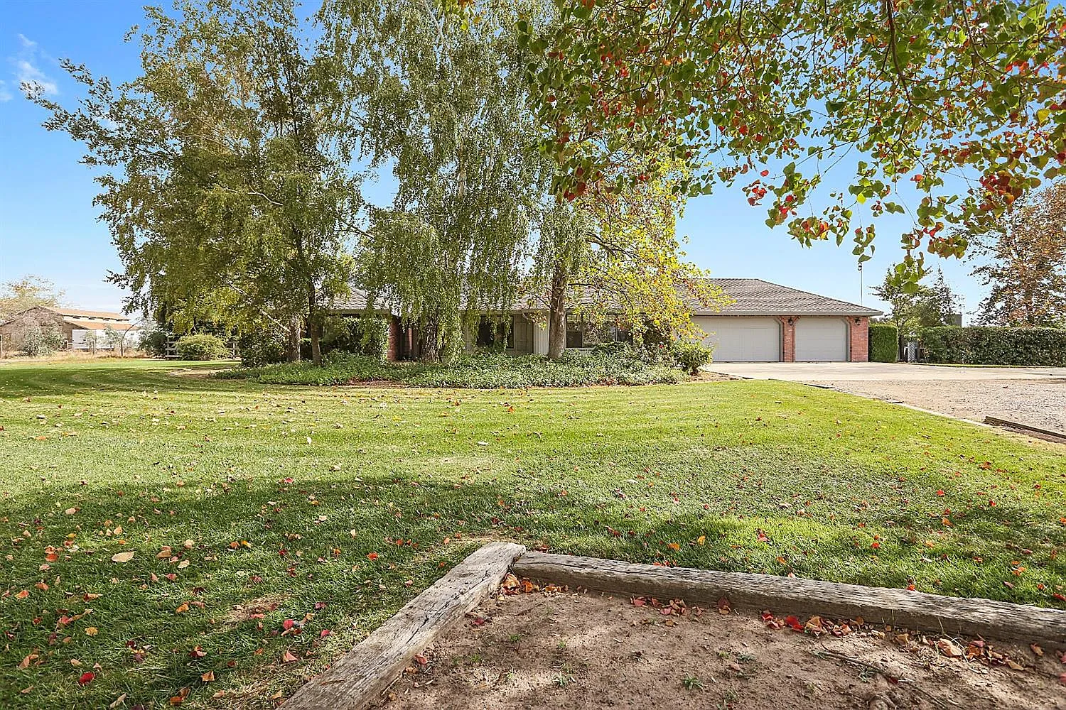 17366 Bowser Rd photo 1