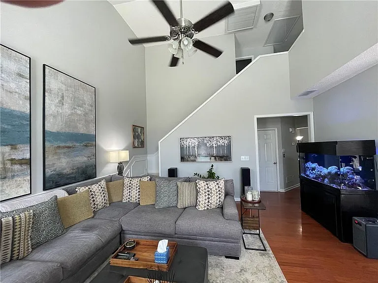 8960 Friarbridge Dr — Photo 8