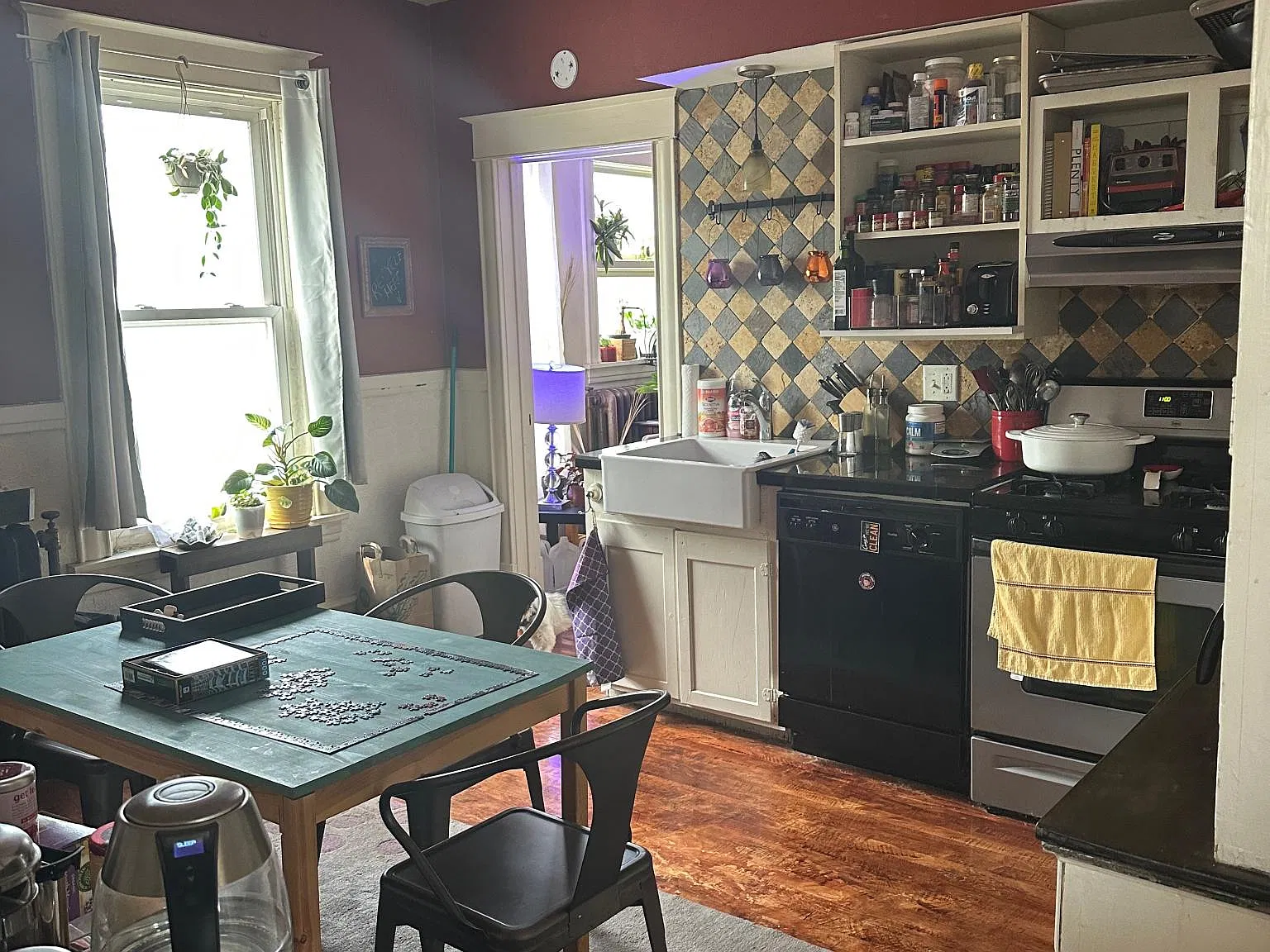 4 bed, 2000 sqft, $2,450 — Photo 3