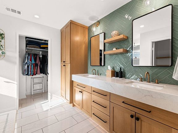 5th image of 12665 Oak Knoll Rd