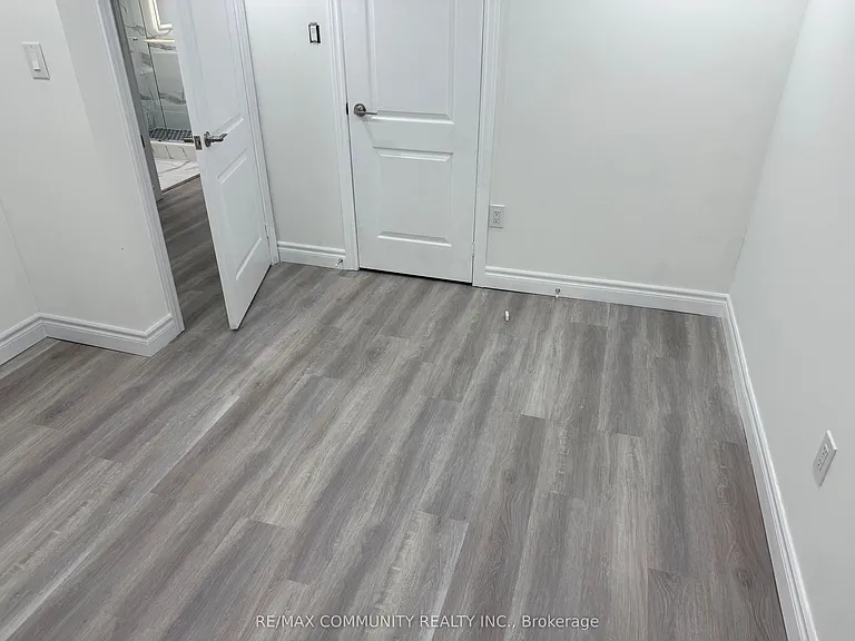 Tennant Cir — Photo 12