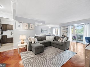 5901 Mount Eagle Dr APT 215, Alexandria, VA 22303