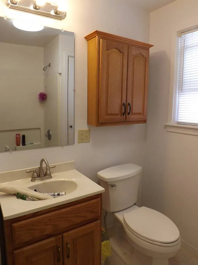 5 bed, 1200 sqft, $2,250 — Photo 2