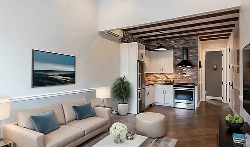 77 Graham Ave #2L Photo 1