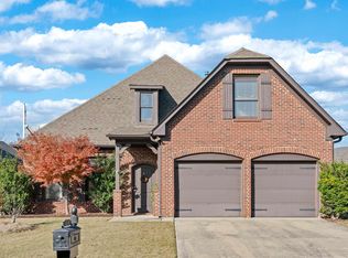 2411 Chalybe Trl, Hoover, AL 35226