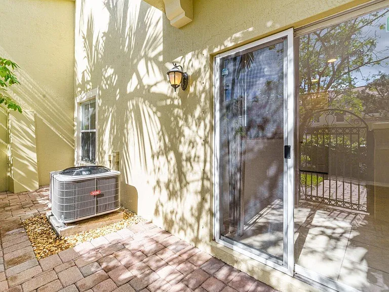 406 Lake Monterey Cir — Photo 25