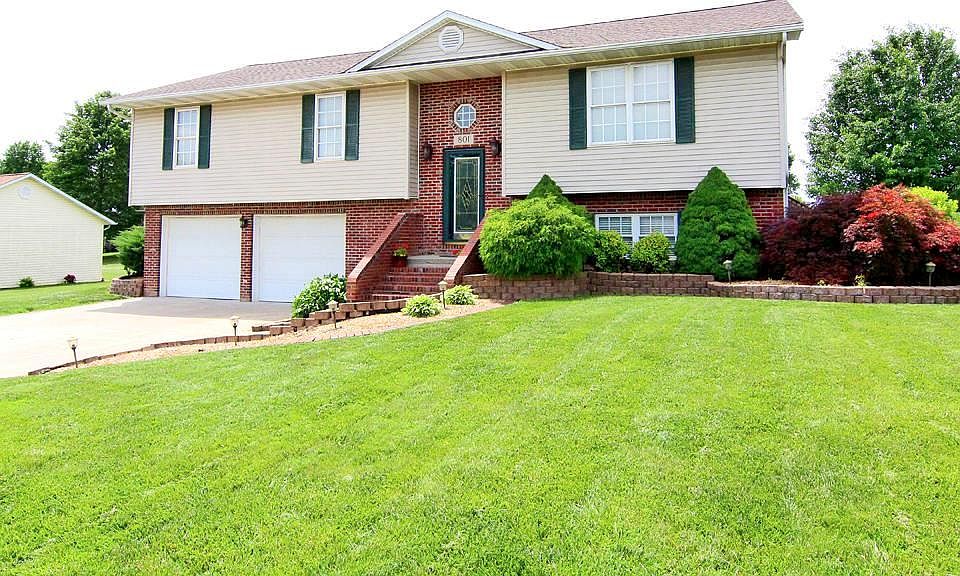 1st image of 801 Aspen Dr