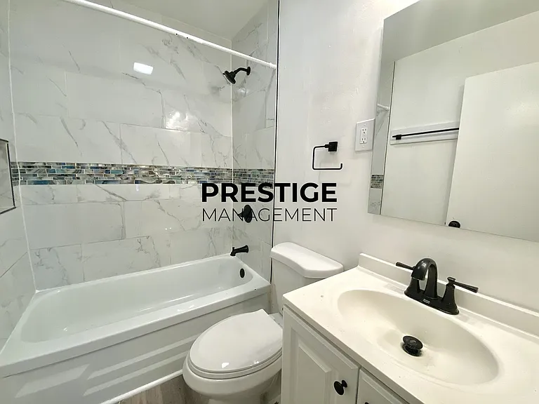540 W 70th Pl — Photo 7