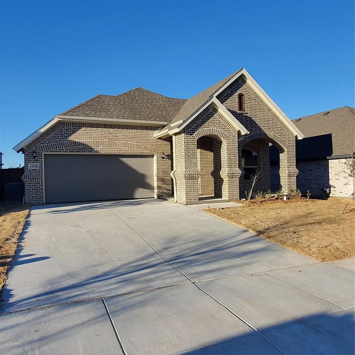 4 bed, 1982 sqft, $2,900 — Photo 1