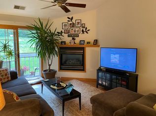 18475 Brookfield Lake Dr Unit 80, Brookfield, WI 53045