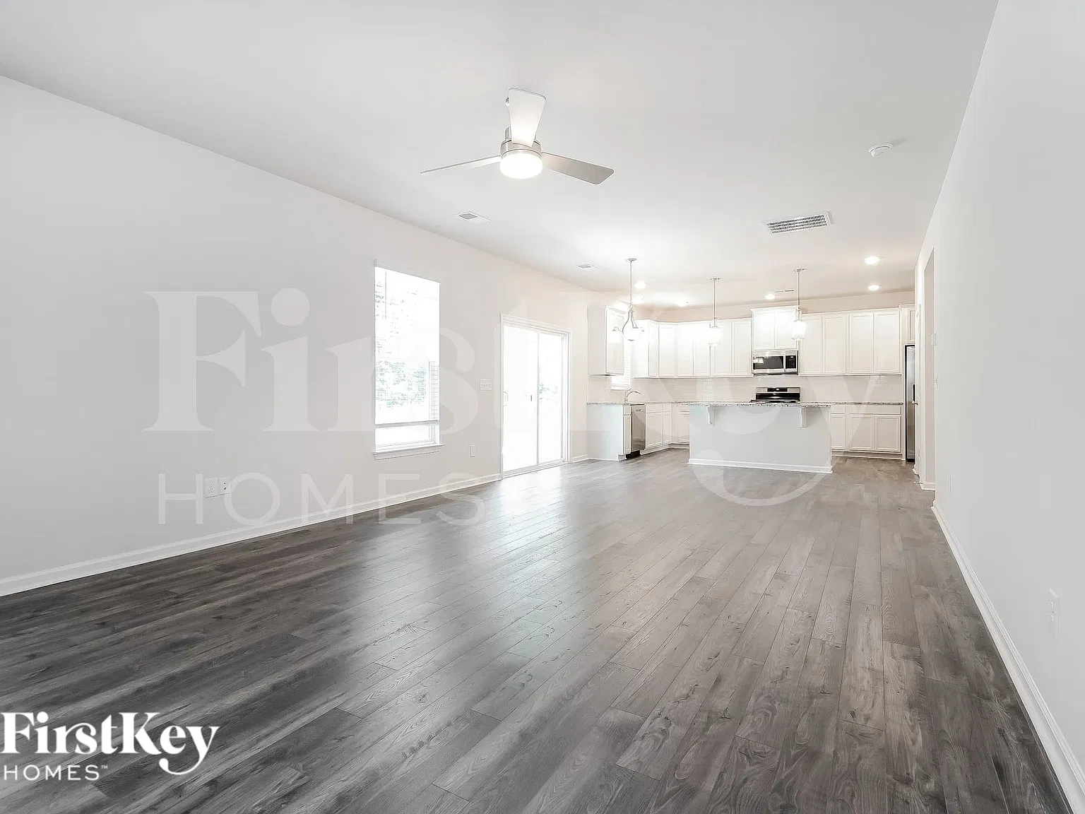 4 bed, 2.0 bath, 2448 sqft, $2,610 — Photo 4