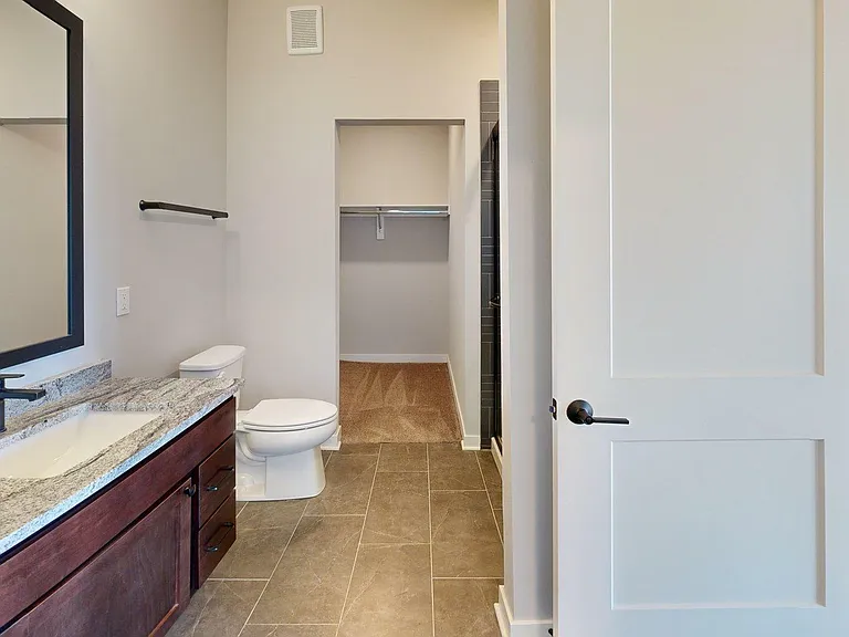 1E-8-on-the-Park-Bathroom 1E-8-on-the-Park-Bathroom