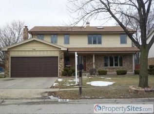 568 Montego Dr, Elk Grove Village, IL 60007