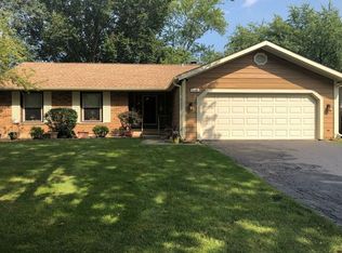 1115 N Thackeray Dr, Palatine, IL 60067