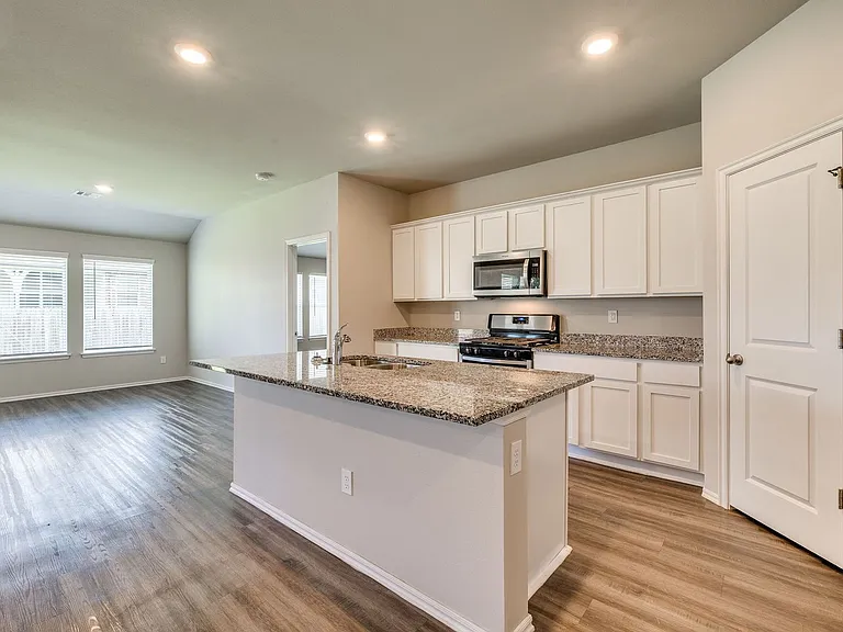 3102 Debbie Ln — Photo 30