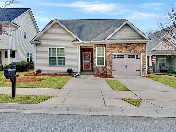 2nd image of 524 Casey Court