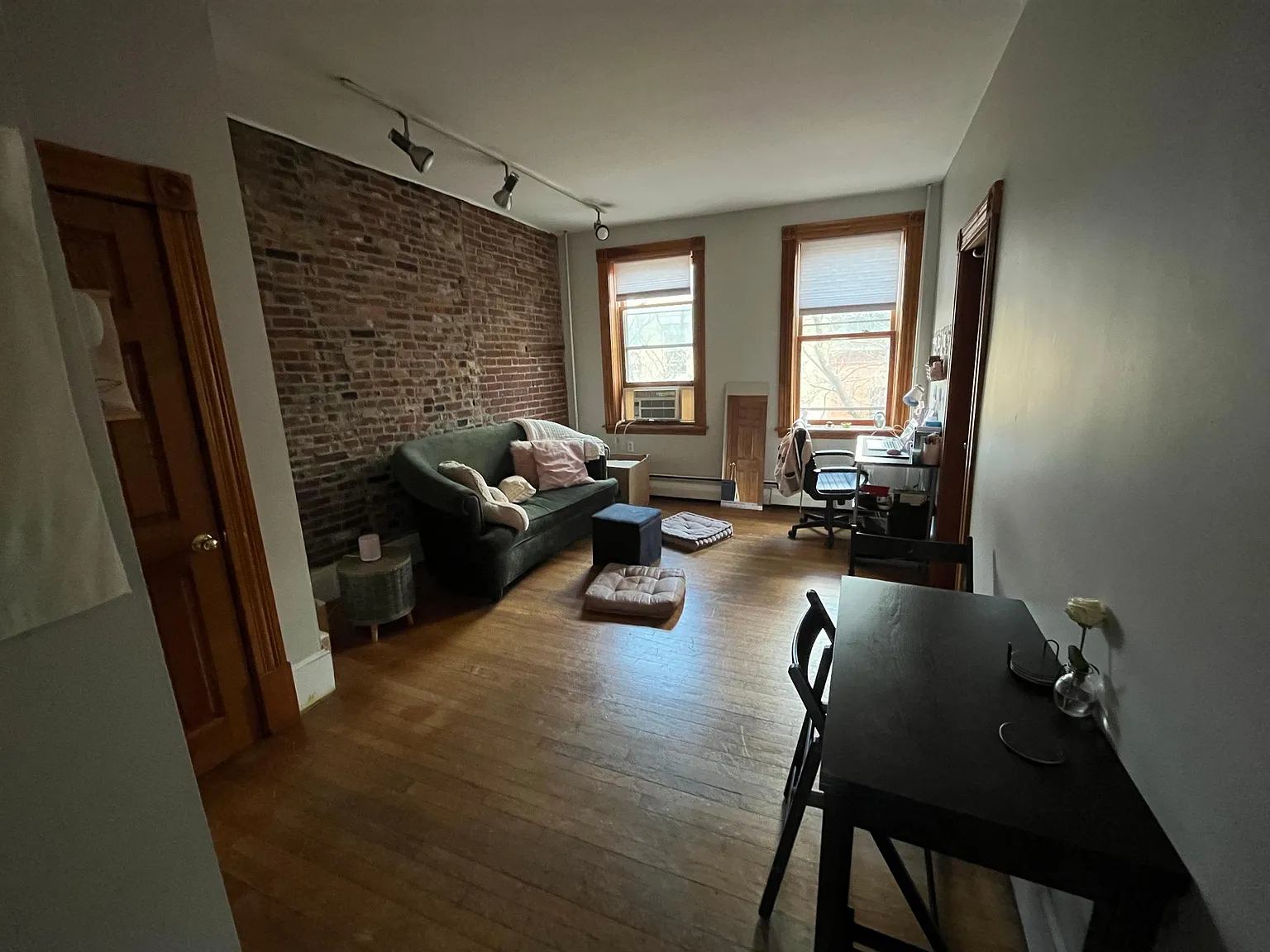 2 bed, 700 sqft, $2,999 — Photo 3