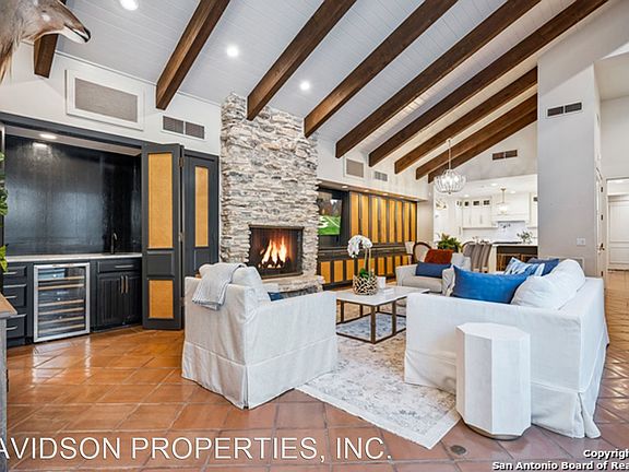5th image of 2626 Country Hollow St