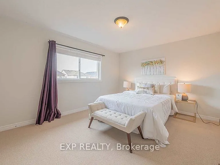 8 Rampart Cres — Photo 13
