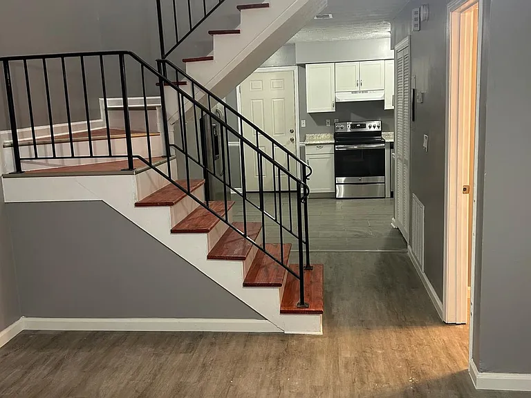 2713 Evans Mill Dr — Photo 3