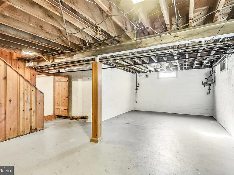 400 Meadow Ln — Photo 10