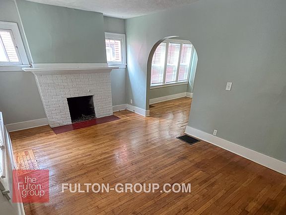 3rd image of 805 Baldwin St SE #1