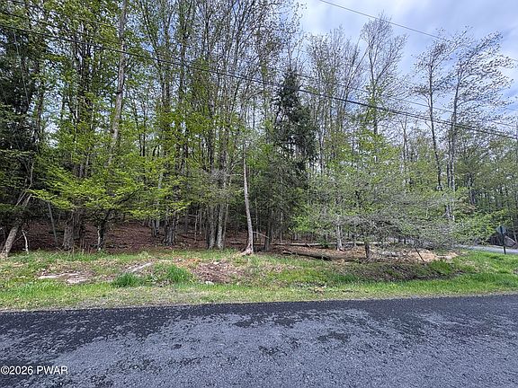 2nd image of 60 Cygnus Rd