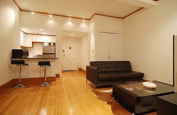 Rented by WAM Partners - William Moses Co. | media 3