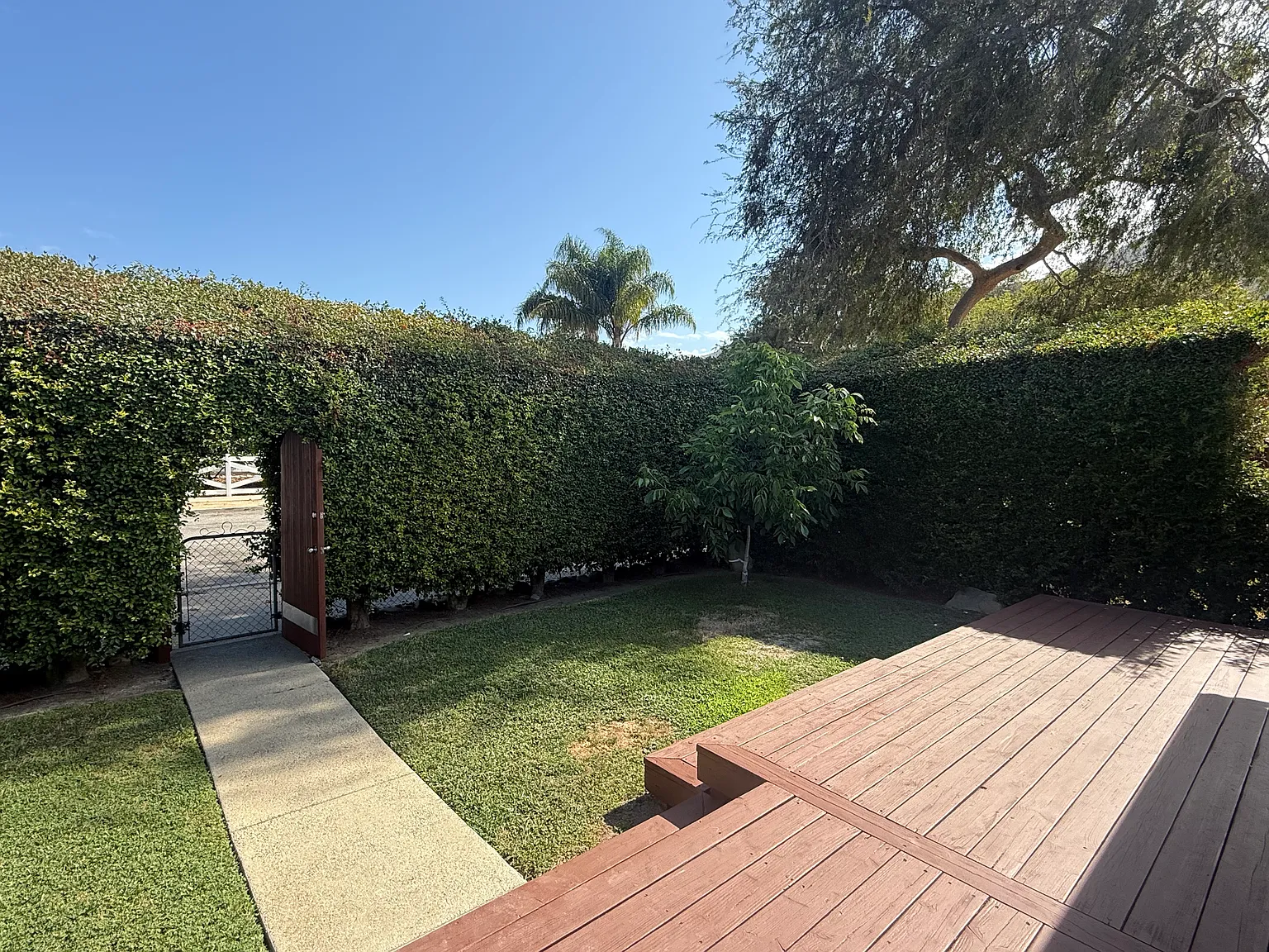 156 Carr Dr — Photo 1