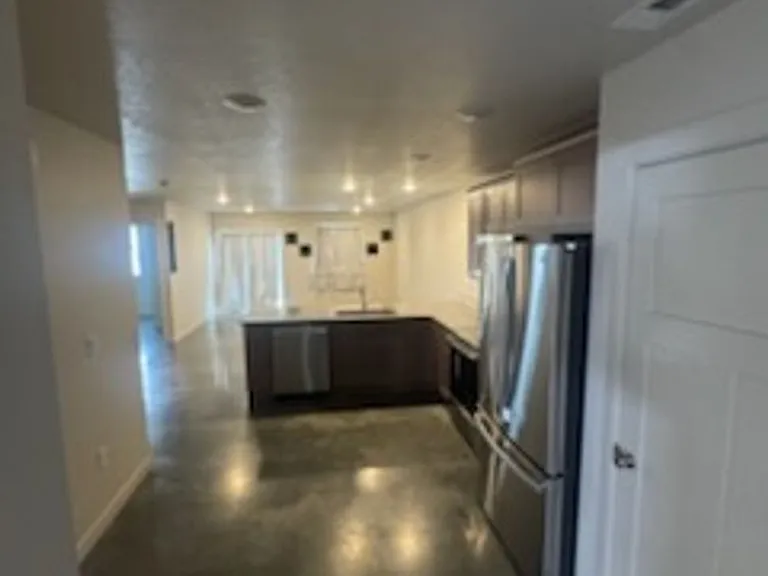 670 Tinley St — Photo 10