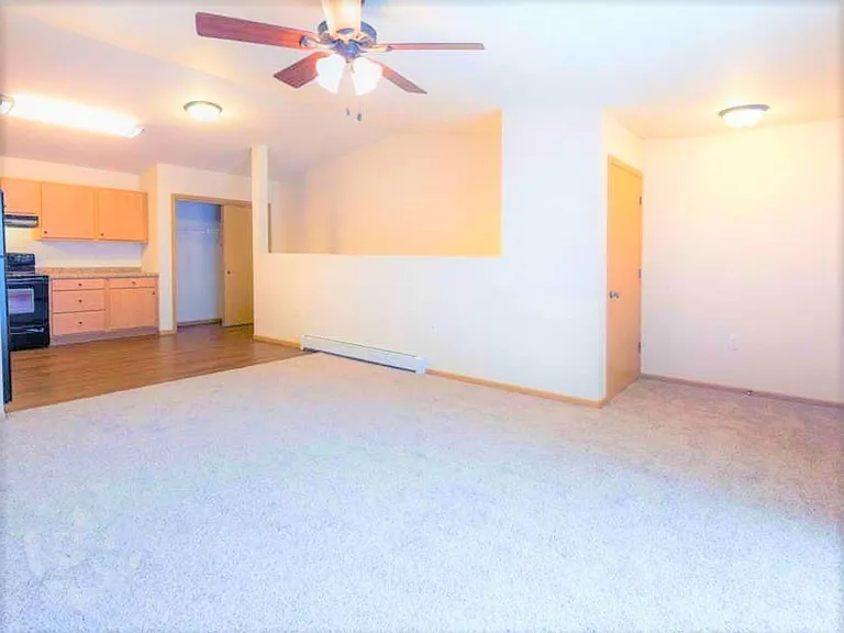 Prosser Place Apartments — Photo 9