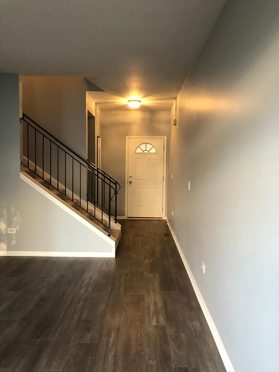 First-floor entryway. - 1728 Windward Ave