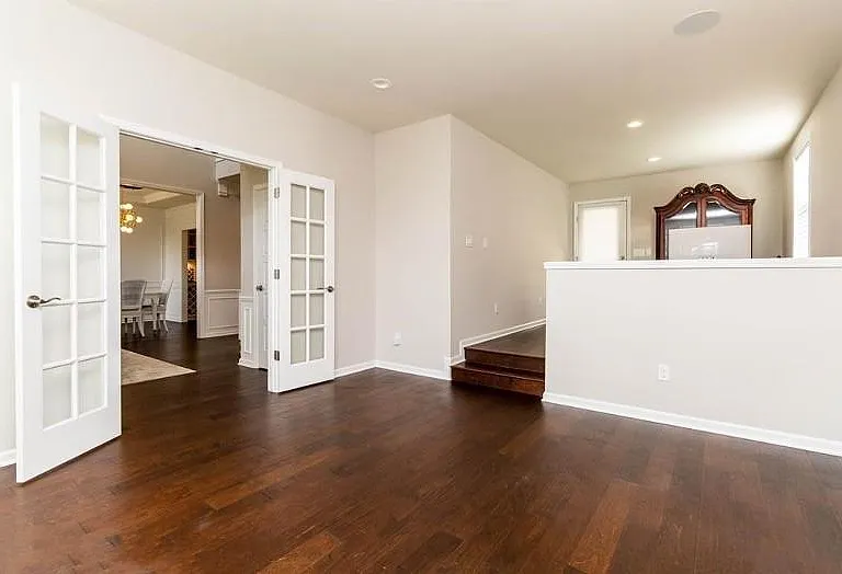 1127 Longspur Blvd — Photo 30