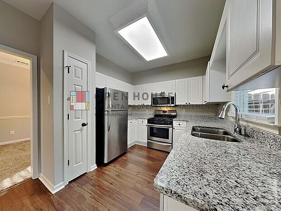5th image of 215 Morton Creek Cir