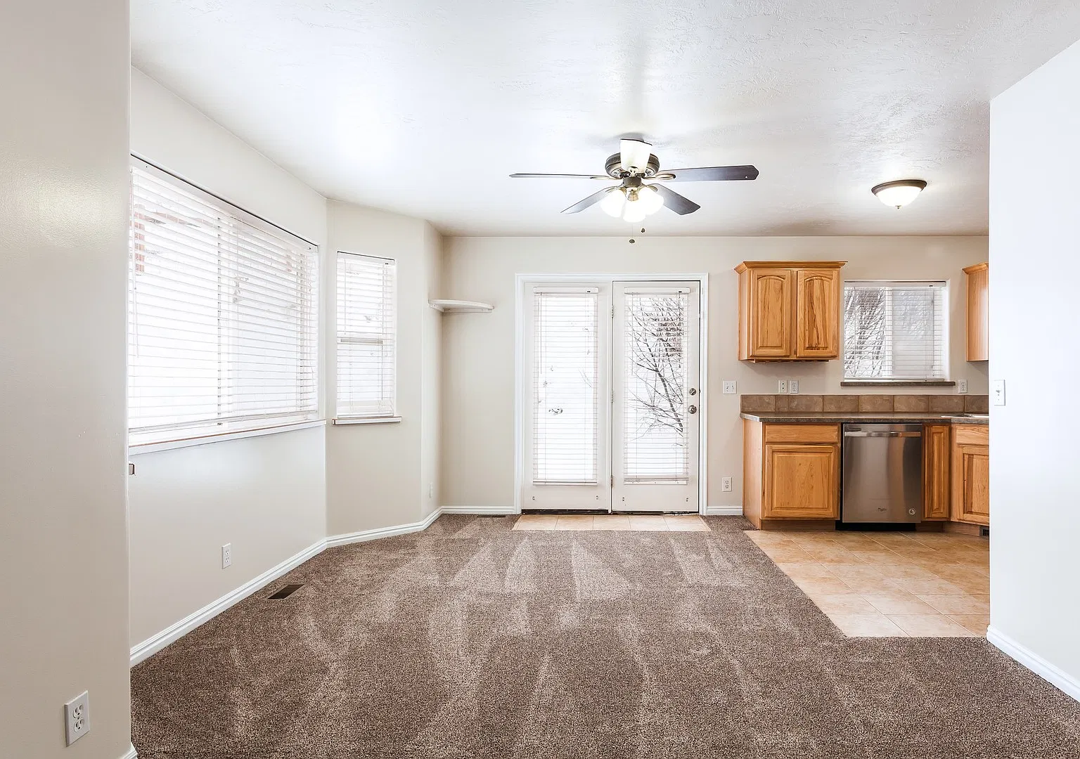 Spacious 3-Bedroom Mountain Home in Summit Park — Photo 4