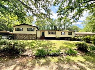 372 Fernway Dr, Central, SC 29630