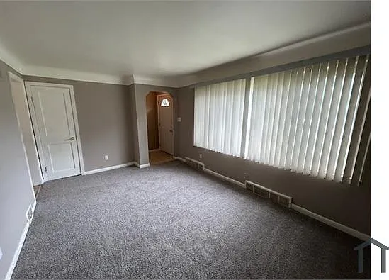23007 Rosalind Ave — Photo 5