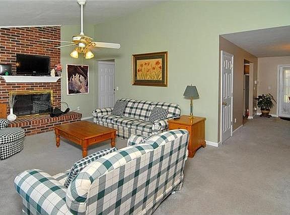 5th image of 7500 Blackberry Ave