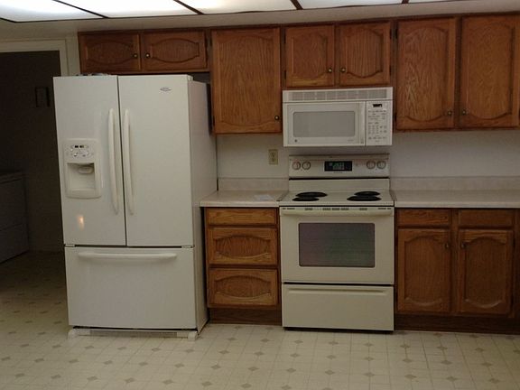 3rd image of 1842 Leisure World