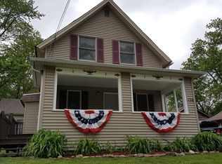 138 Jewett St, Elgin, IL 60123