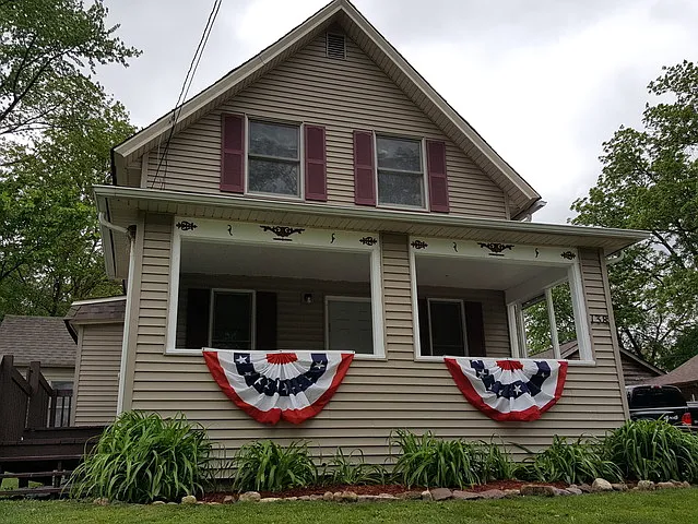 138 Jewett St photo 1