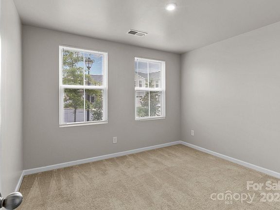 5th image of 4114 Robinson Park Dr