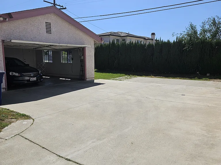 3745 Strang Ave #1 — Photo 4