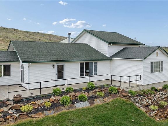3rd image of 130 Hilltop Dr