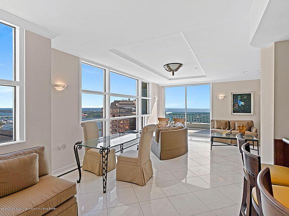 5th image of 222 Lakeview Ave #Penthouse 4