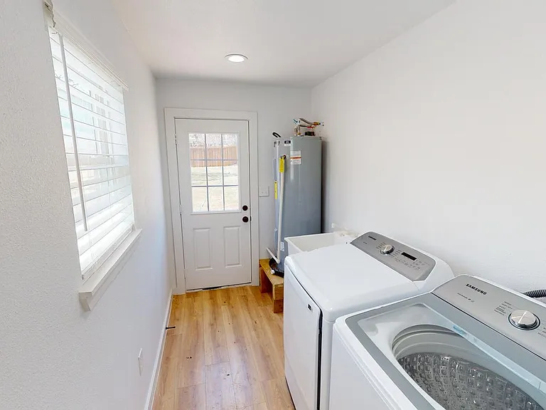 215 N Jester Ave — Photo 21