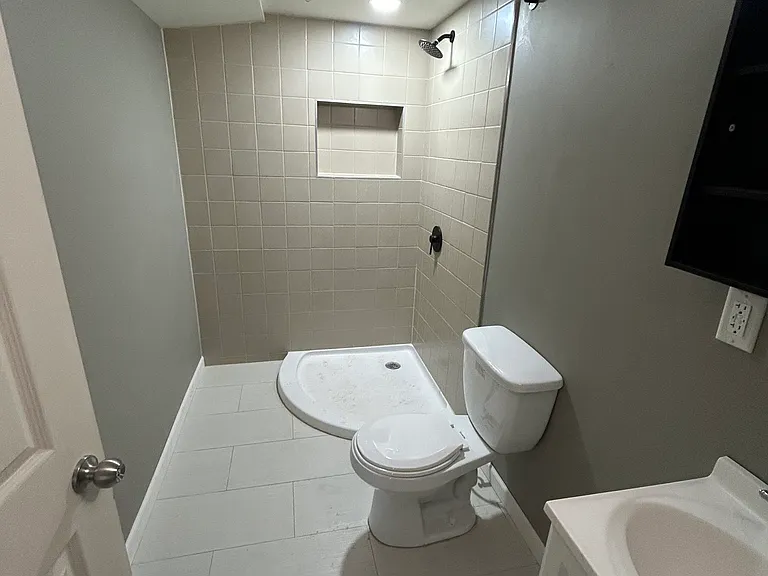319 Stillwater Rd — Photo 17