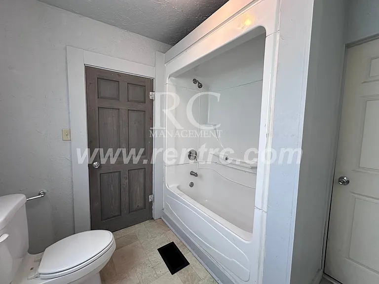 905 N Jackson St #N — Photo 5
