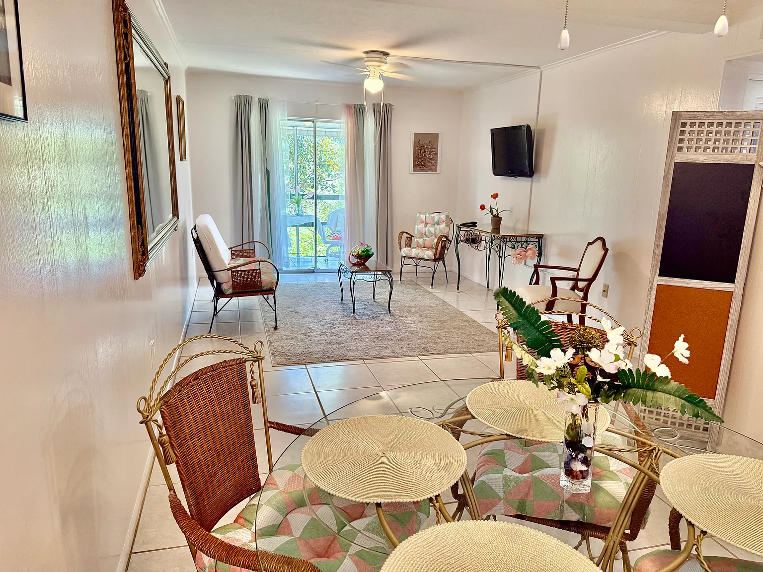 2 bed, 840 sqft, $1,700 — Photo 3